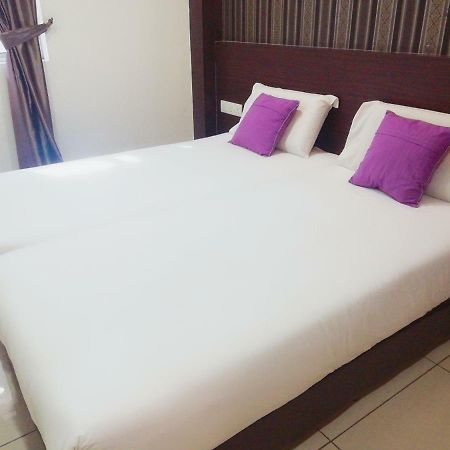 Remember Hotel Bukit Gambir Ngoại thất bức ảnh