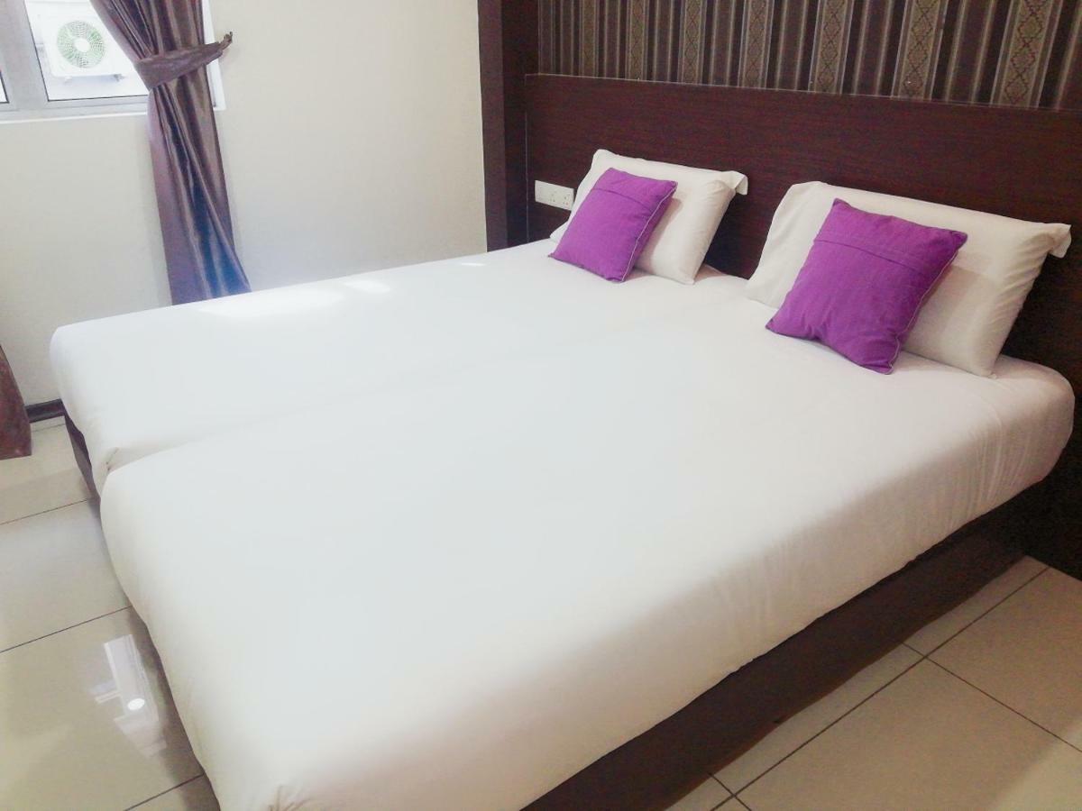 Remember Hotel Bukit Gambir Ngoại thất bức ảnh