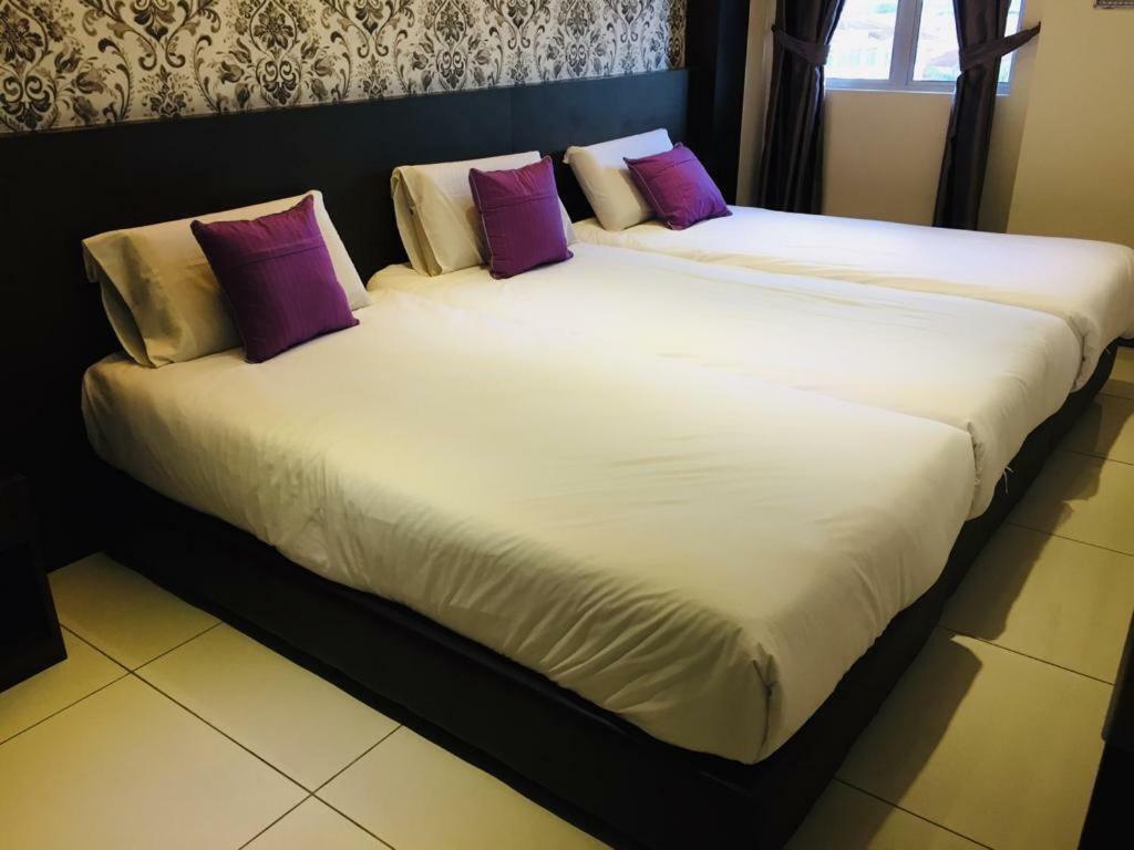 Remember Hotel Bukit Gambir Ngoại thất bức ảnh