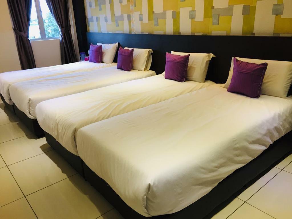Remember Hotel Bukit Gambir Ngoại thất bức ảnh